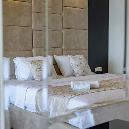 Apartment Bravo *